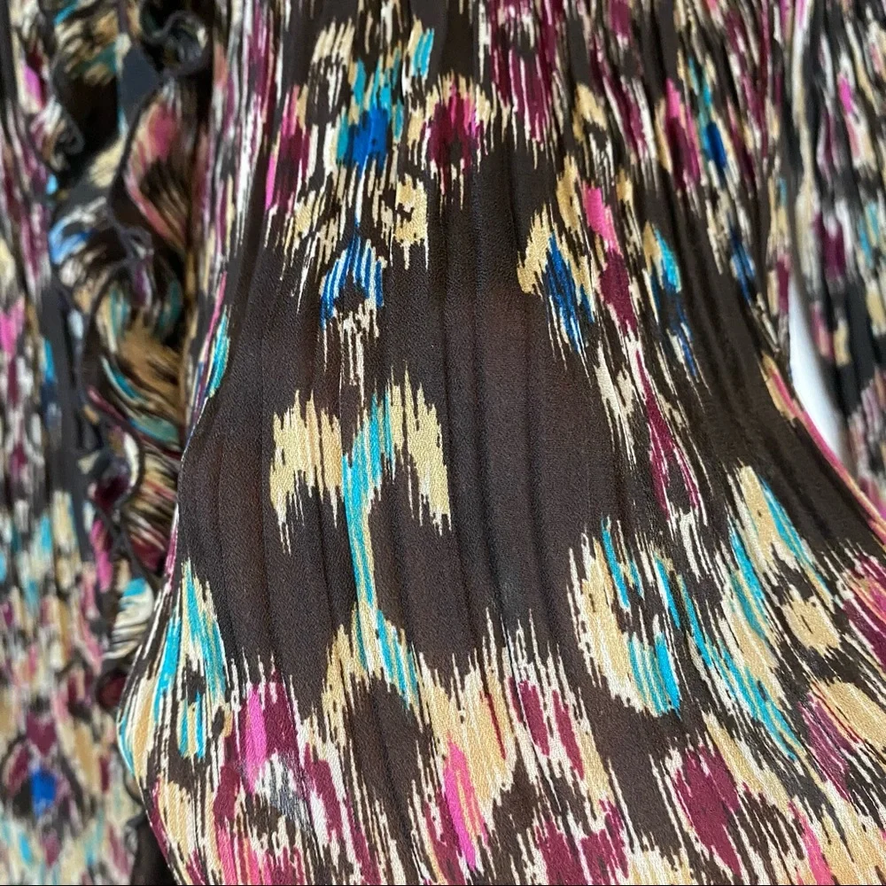 CJ BANKS Women’s Size 1X Blouse Top Shirt Button Down Front V Neck Ruffle Aztec - Picture 6 of 16